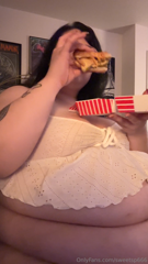 1243596066_btw-this-shake-is-1400-cals-and-has-two-whole-slices-of-pump_2.mp4