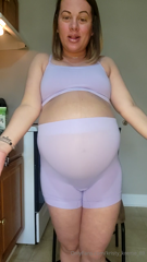 852351403_being-your-obedient-fat-pig-and-funneling-heavy-cream-50g_0.m4v