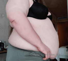 803285269_new-video-coming-out-tomorrow-squeezing-into-my-old-sho_0.mp4