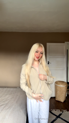976222003_daddy-just-got-home-and-needs-his-naughty-girl-i-m-here-f_0.mp4