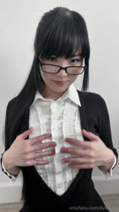 1233147573_the-new-secretary-in-the-workplace-what-happens-next_0.mp4