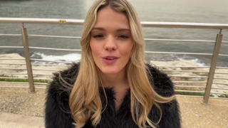La Demande plus Hot de Jade, 20ans ... [JacquieEtMichel].mp4