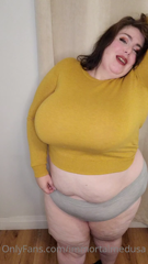 171850822_who-knew-i-looked-so-cute-in-yellow-tags-boob-play-solo_0.m4v