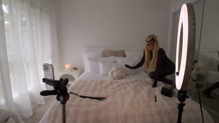 turned.on.dirty.sexy.money.s01e01.2160p.web.h265-sylix.mkv
