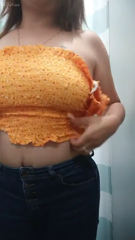 Rubia-madura-tetona-midiendo-sus-ropas.mp4