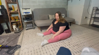 525600563_sean-squashes-britt-for-a-change-then-she-struggles-to-get_0.mp4