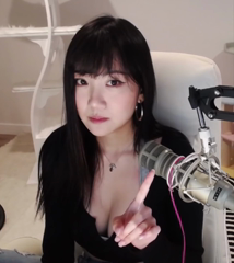 redditsave.com_ariasaki-7f8z1xfxapc81.mp4