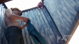 Beach_cabin_143.avi