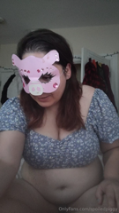 1852757255_this-little-piggy-went-to-the-bakery-and-ate-an-absurd-am_0.mp4