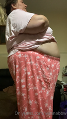 399547713_showing-off-post-stuffed-belly-so-full-that-my-meds-came-b_3.m4v