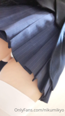75649848_do-you-want-to-see-me-do-something-sexy-from-this-angle_1.m4v