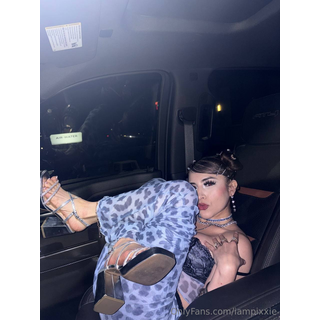 2026-05-28_4480627169_rate my pedi 1-10.. be honest 💅✨.jpg