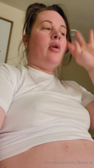 1665148073_burping-away-like-the-piggy-i-am-on-a-completely-empty-belly_0.mp4