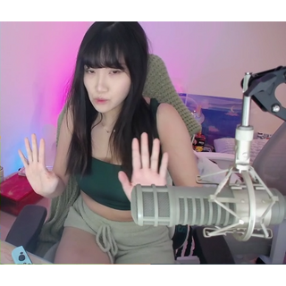 AriaSaki-2022-12-7-141020.691-1080p-streamshot.png
