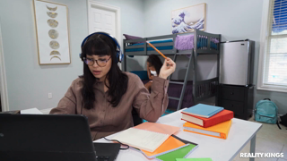 CrazyCollegeGFs - Bunk Banging The Handyman.mp4