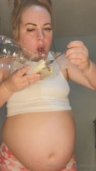 1239884112_two-words-belly-hang_5.mp4