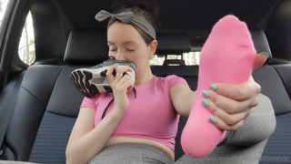 857896408_after-the-gym-sock-sniffing-and-masturbation-one-of-my-n_0.mp4