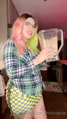 132325666_shake-chug-button-pop-role-play-uses-name-jake-oh-no_0.m4v