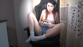 Mellbell [Chaturbate] - Gaming girl-ahegao face.mp4