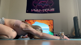 kick_sunkissedrawr_2026-06-02 14-55-33_720p_Pools, Hot Tubs & Bikinis_workout with me p or just watch 🤪.mp4