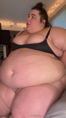 1304906681_deep-throating-the-last-of-my-box-of-twinkies-i-looooove-t_1.mp4