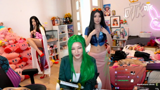 8ea4b8e6cc032b8550cd125cd73a9e72.mp4