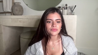 poutyselena2026-06-02_1.mp4