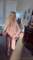 1464669918_good-morning-baby-do-you-need-some-company-for-today_0.mp4
