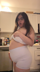 1124101952_low-quality-bloating-pics-vids-accidentally-ate-an-entir_3.mp4