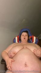 470174452_im-getting-so-fat-come-feed-me-more_3.mp4