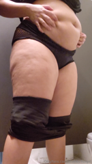 1054541906_my-clothes-are-getting-tight_0.mp4