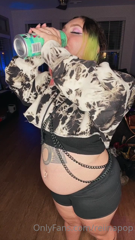 166203540_speed-chugging-an-arizona-tea-after-a-big-sushi-meal_1.m4v