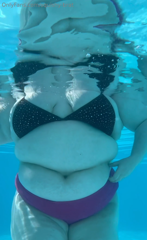 1113029830_my-fat-just-floats-to-the-surface-what-a-fun-little-drink_2.mp4