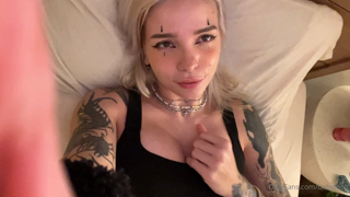 668146412_what-i-d-send-you-while-you-re-busy-and-i-m-in-bed-missing-y_0.m4v