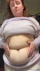801350627_bedtime-belly-play-watch-me-massage-my-doughy-empty-b_0.m4v