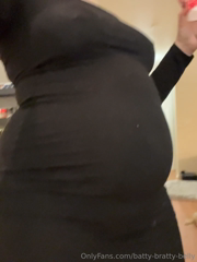 1556652219_ughhh-im-so-full-my-belly-is-heavy-i-cant-stop-burping_0.mp4