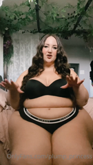 228048635_being-a-plus-size-queen-has-its-powerful-pleasurable-moment_0.m4v