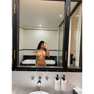 miakhalifa_2026-03-06_4335070887.jpg