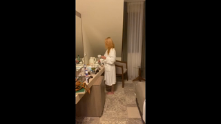 Mellbell [Chaturbate] - Dripping wet.m4v
