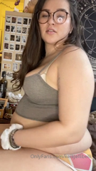 145825807_that-side-angle-jiggle_3.mp4