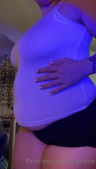 526766782_belly-play_33.mp4