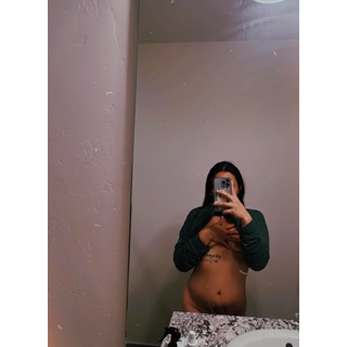 underboob-reveal-v0-srgtjr6u0g3c1.webp