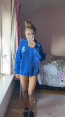 138234404_with-vs-without-my-oversized-hoodie_0.m4v