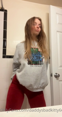 533983776_idk-what-this-is-1-1-just-my-lil-dance-y-dance_0.m4v