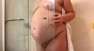 467873892_just-a-freshly-clean-piggy-drying-off_2.m4v